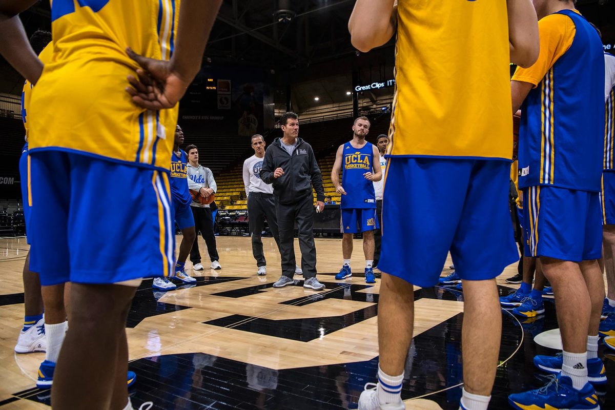 2017-UCLA-Mens-basketball-behind-the-scenes-SI686_TK1_00200.jpg
